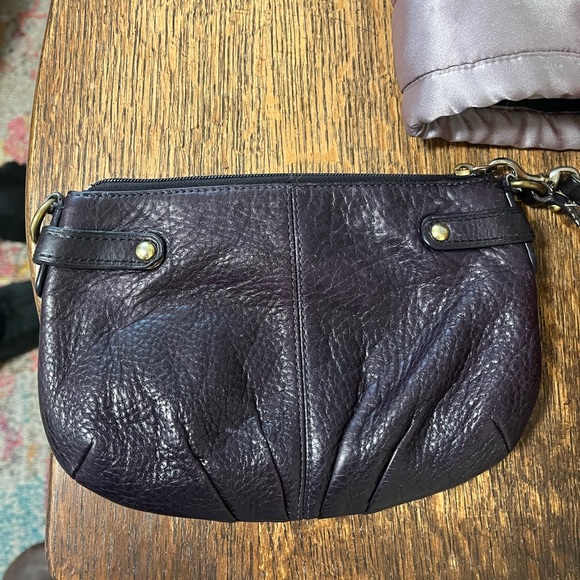 Classic Coach wristlet - Picture 3 of 4